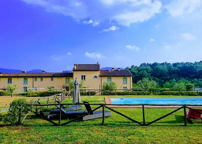 Sunnyside Pool And Relax In Lucca Hills
